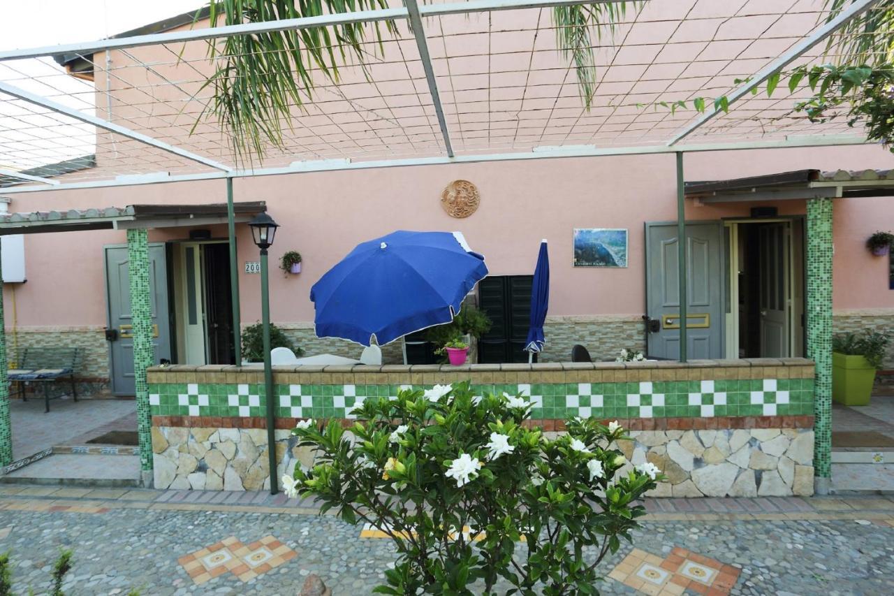 Holiday Maison Villa Arci Giardini-Naxos Exterior foto